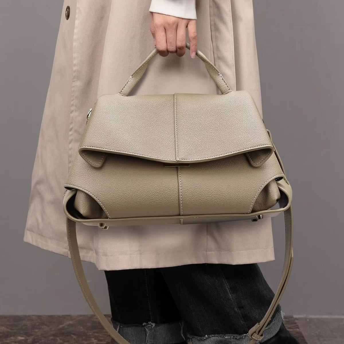 The Paris Shoulder
