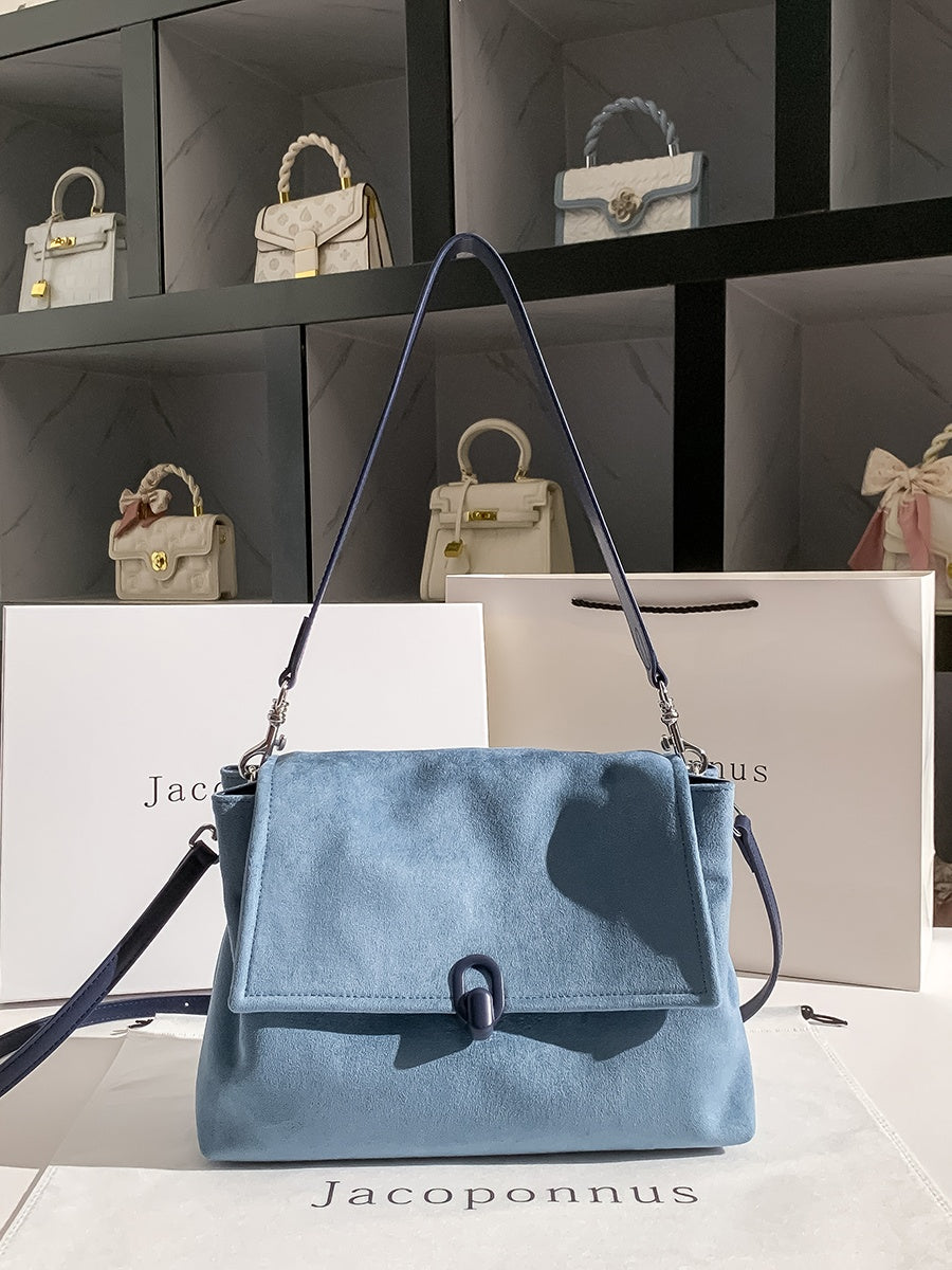 The Aria Shoulder