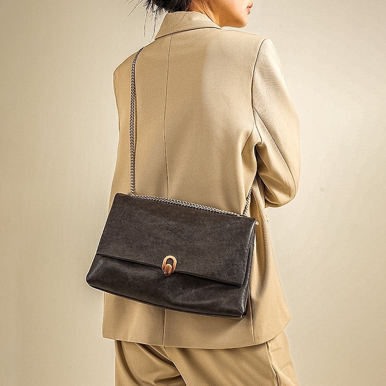 The Verona Chain Shoulder