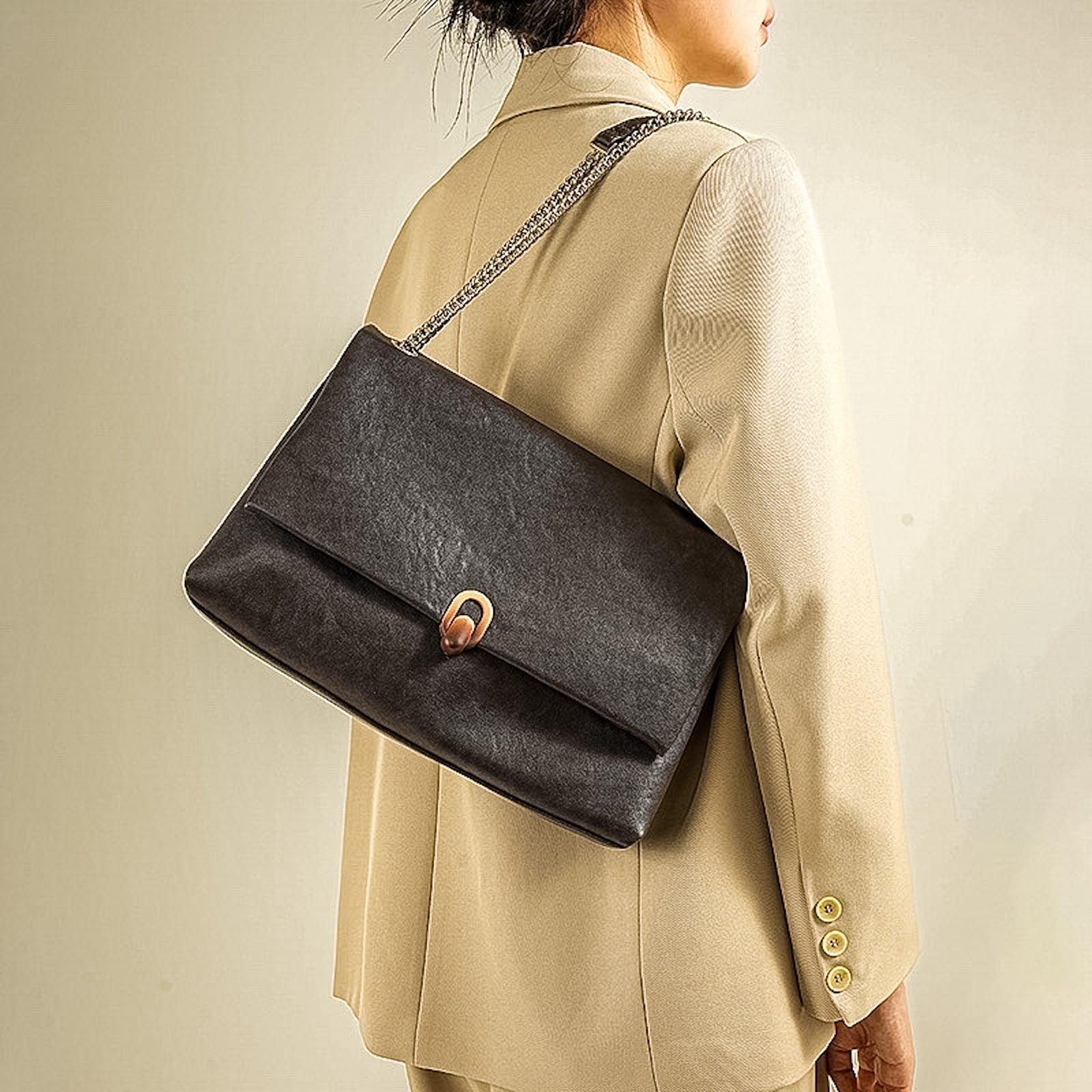 The Verona Chain Shoulder