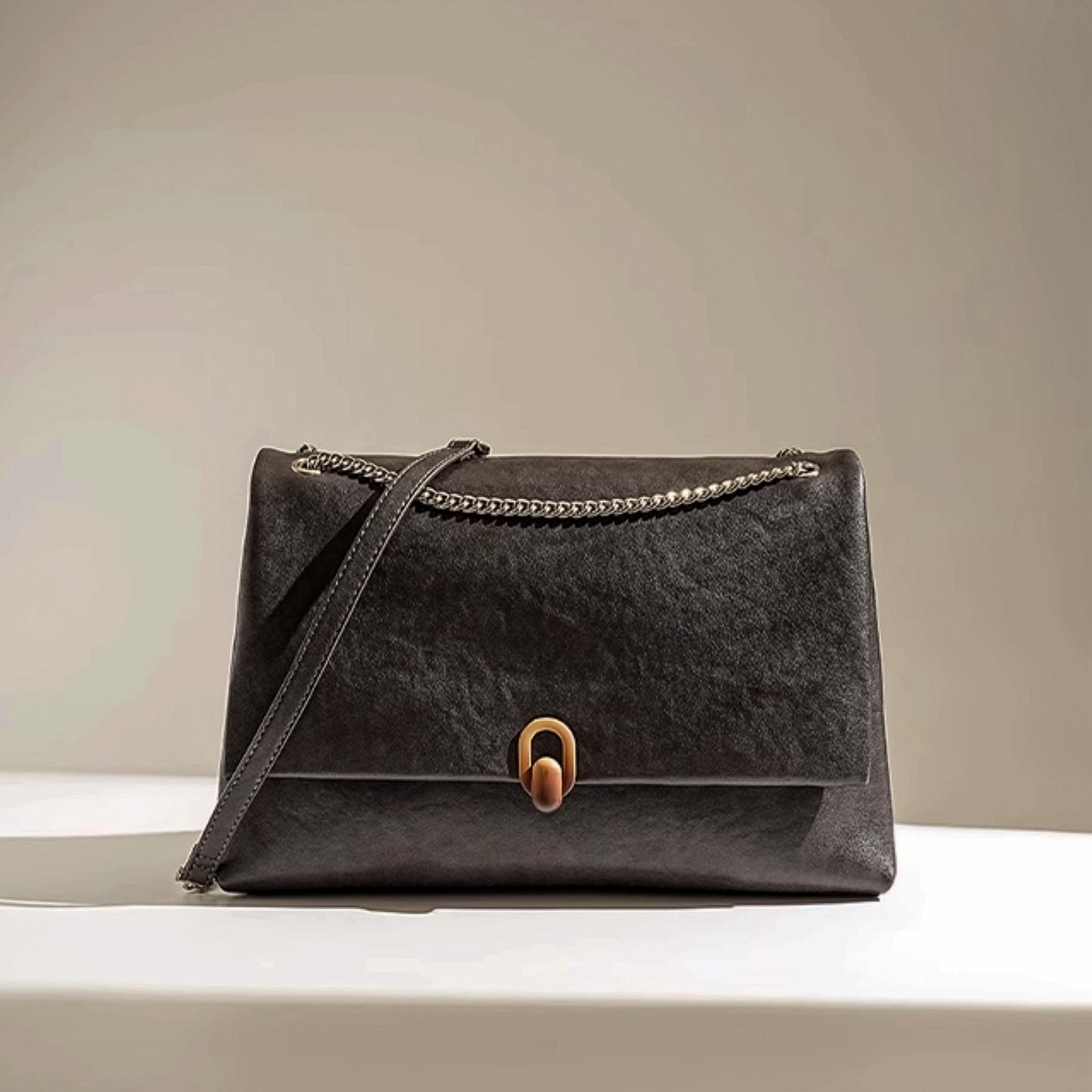 The Verona Chain Shoulder