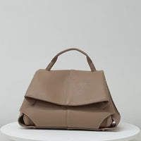 The Paris Shoulder